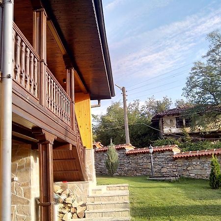 Sinabovite Houses Hotel Badevtsi Exterior photo