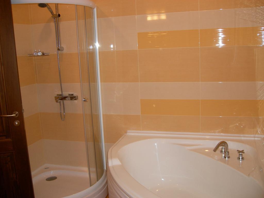 Sinabovite Houses Hotel Badevtsi Room photo