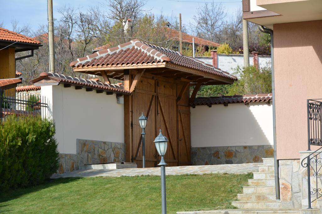 Sinabovite Houses Hotel Badevtsi Exterior photo