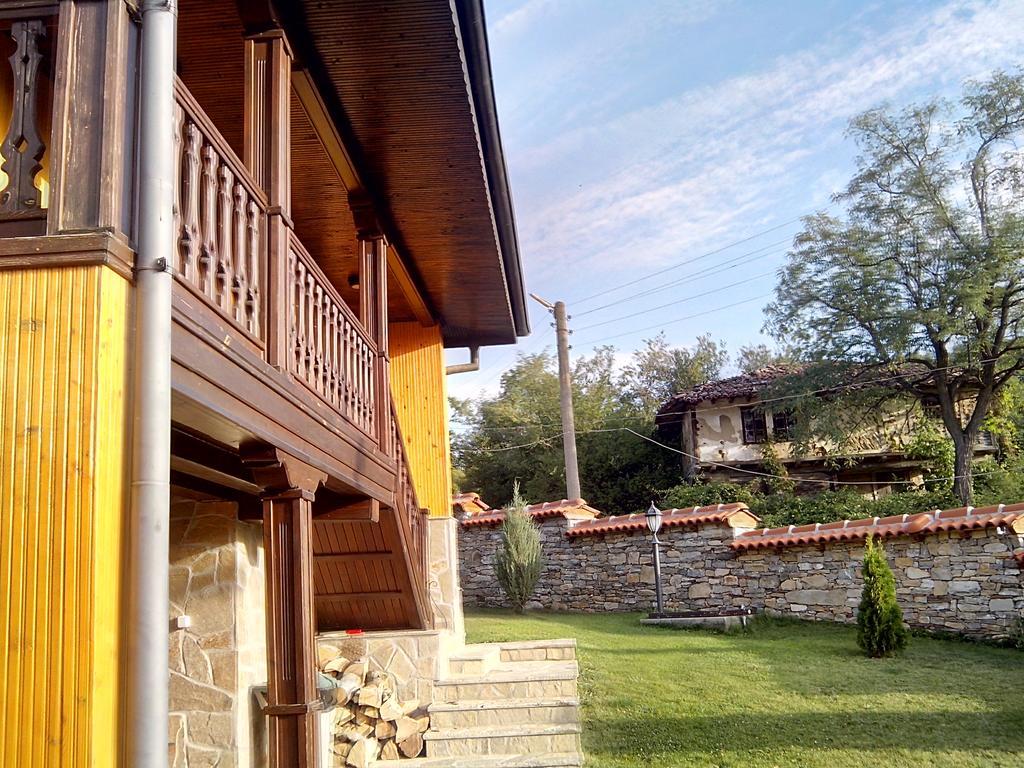 Sinabovite Houses Hotel Badevtsi Exterior photo