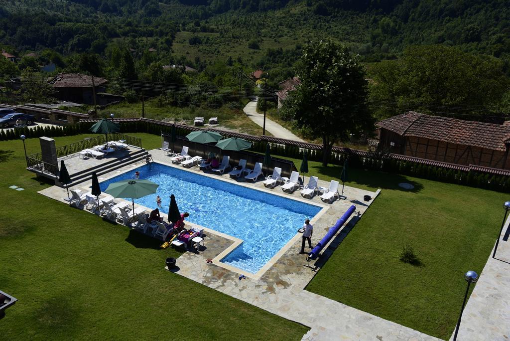 Sinabovite Houses Hotel Badevtsi Exterior photo